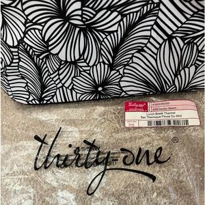 Lunch bag. Thermal black and white flower lunch bag